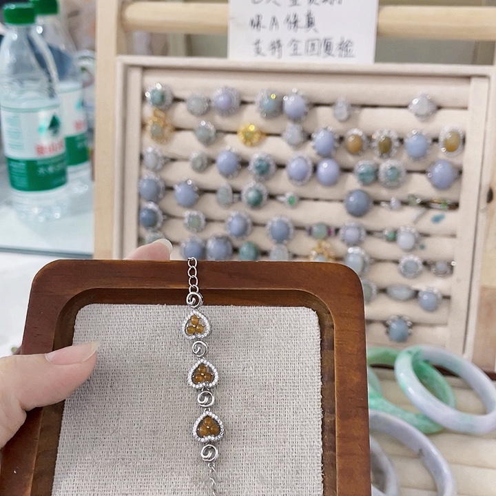 翡翠未镶嵌颈饰天然翡翠Ａ货