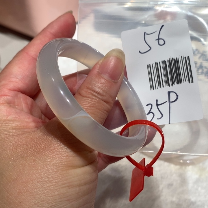 玛瑙/玉髓手镯未镶嵌56