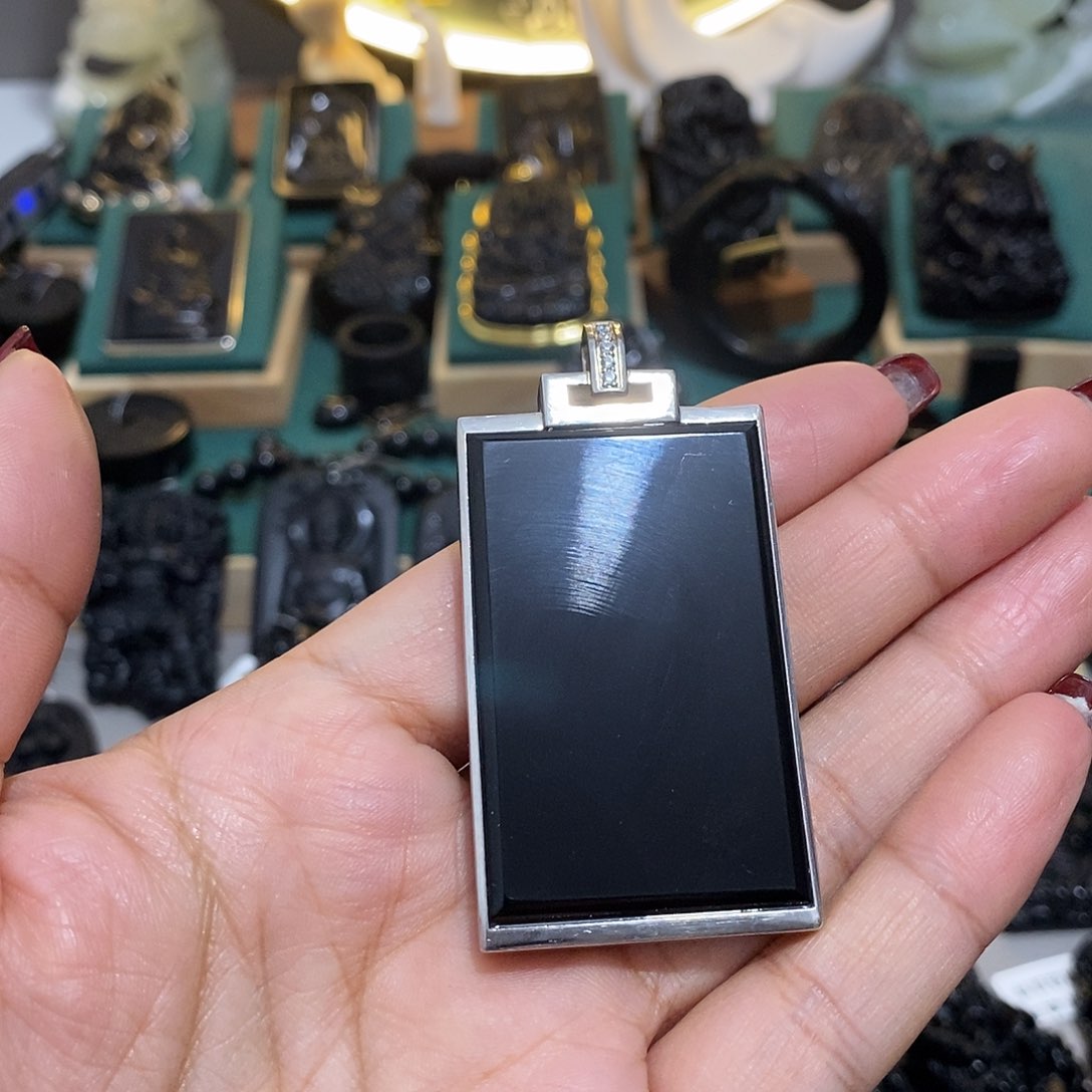 蛇纹石玉颈饰未镶嵌庆*呀