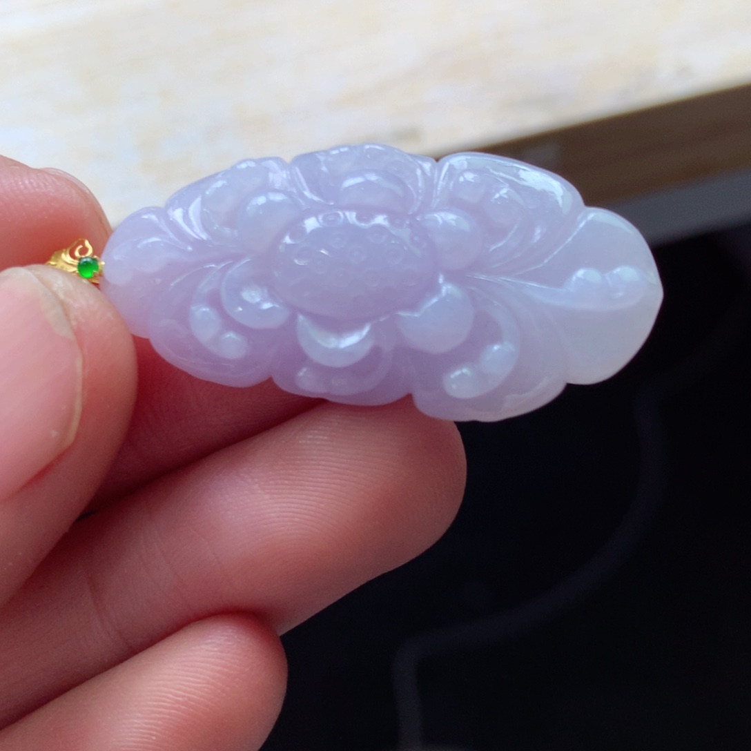 翡翠颈饰18K金镶嵌吊坠