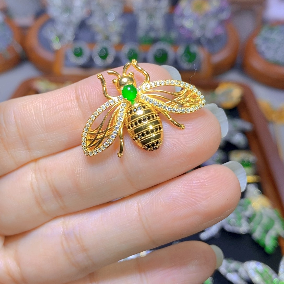 翡翠颈饰银S925镶嵌天然翡翠