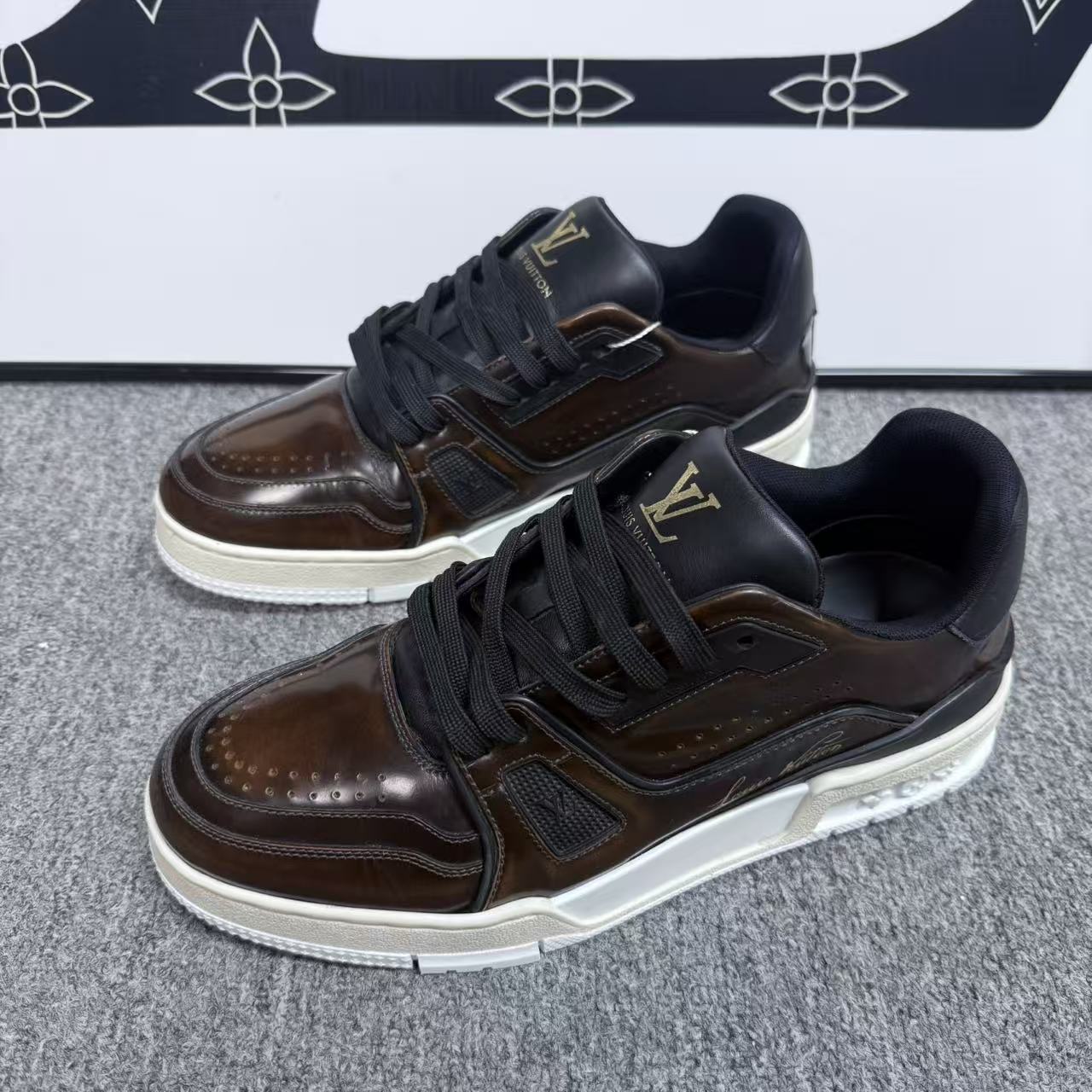 90新 LouisVuitton/路易威登 古铜色trainer板鞋40欧码 kke637