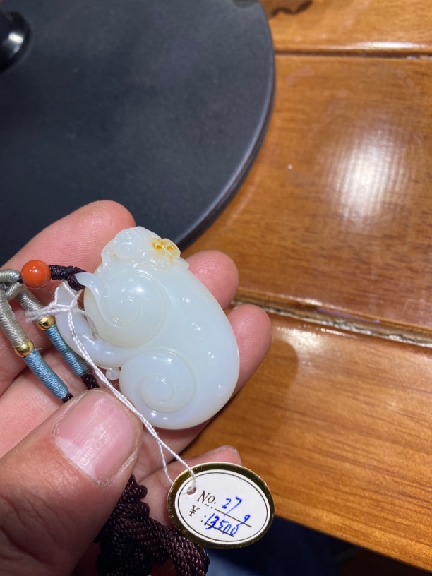 和田玉：如意猴.留原皮.细度无敌.油性无敌.白度一级