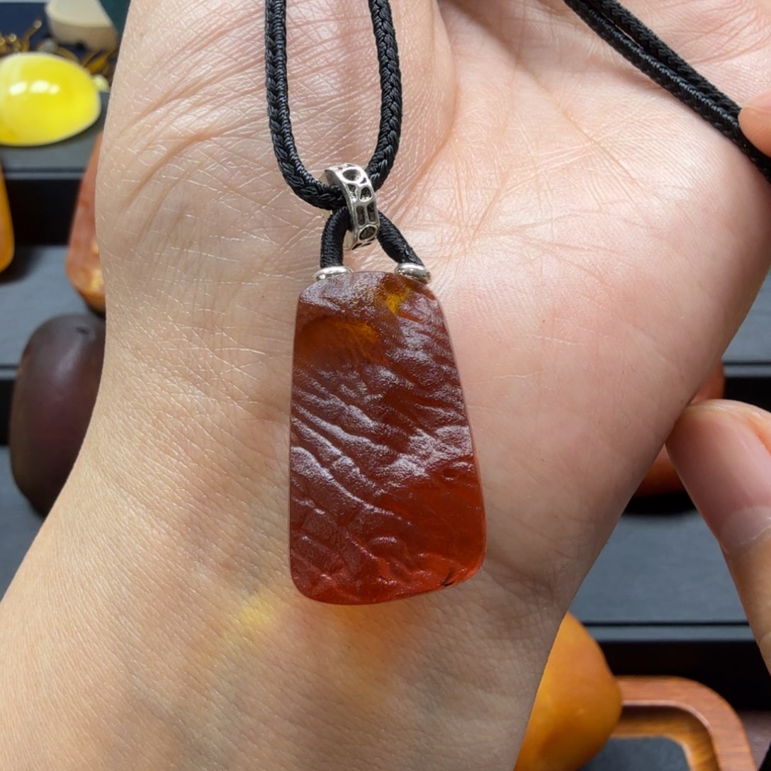 琥珀吊坠(赠链)未镶嵌