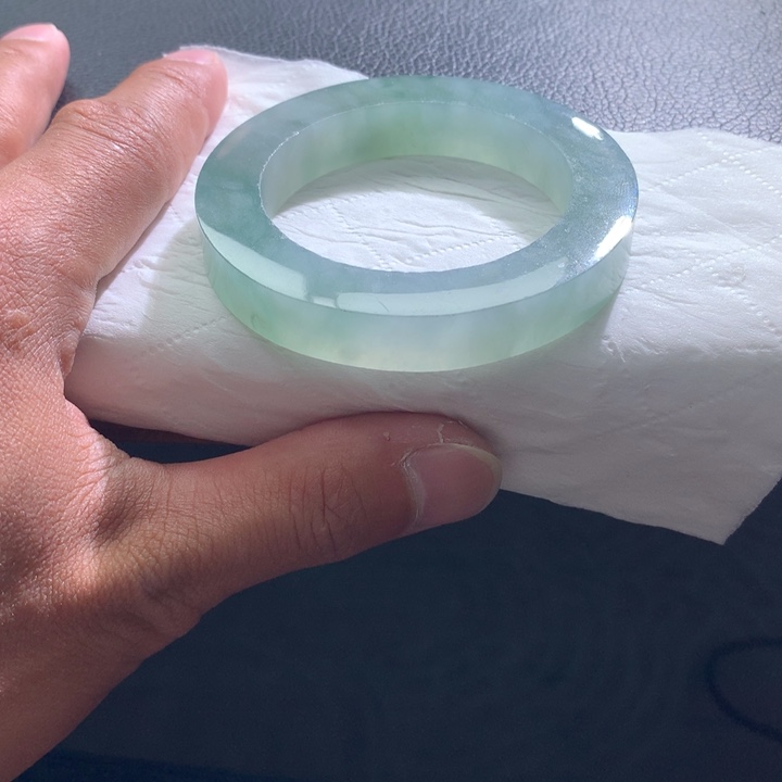 定制翡翠未镶嵌翡翠手镯