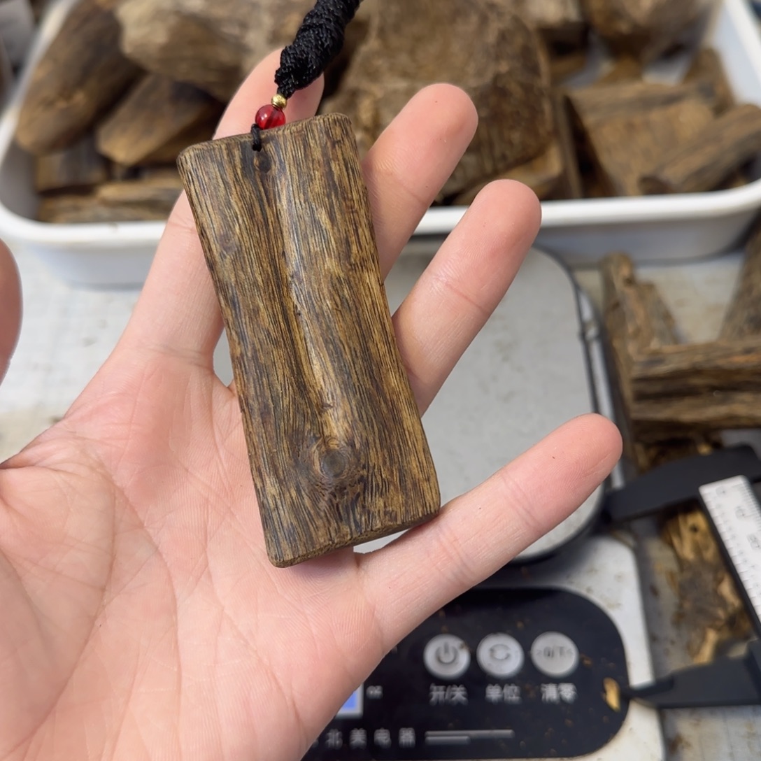 沉香沉香碎屑绿奇楠沉香素牌