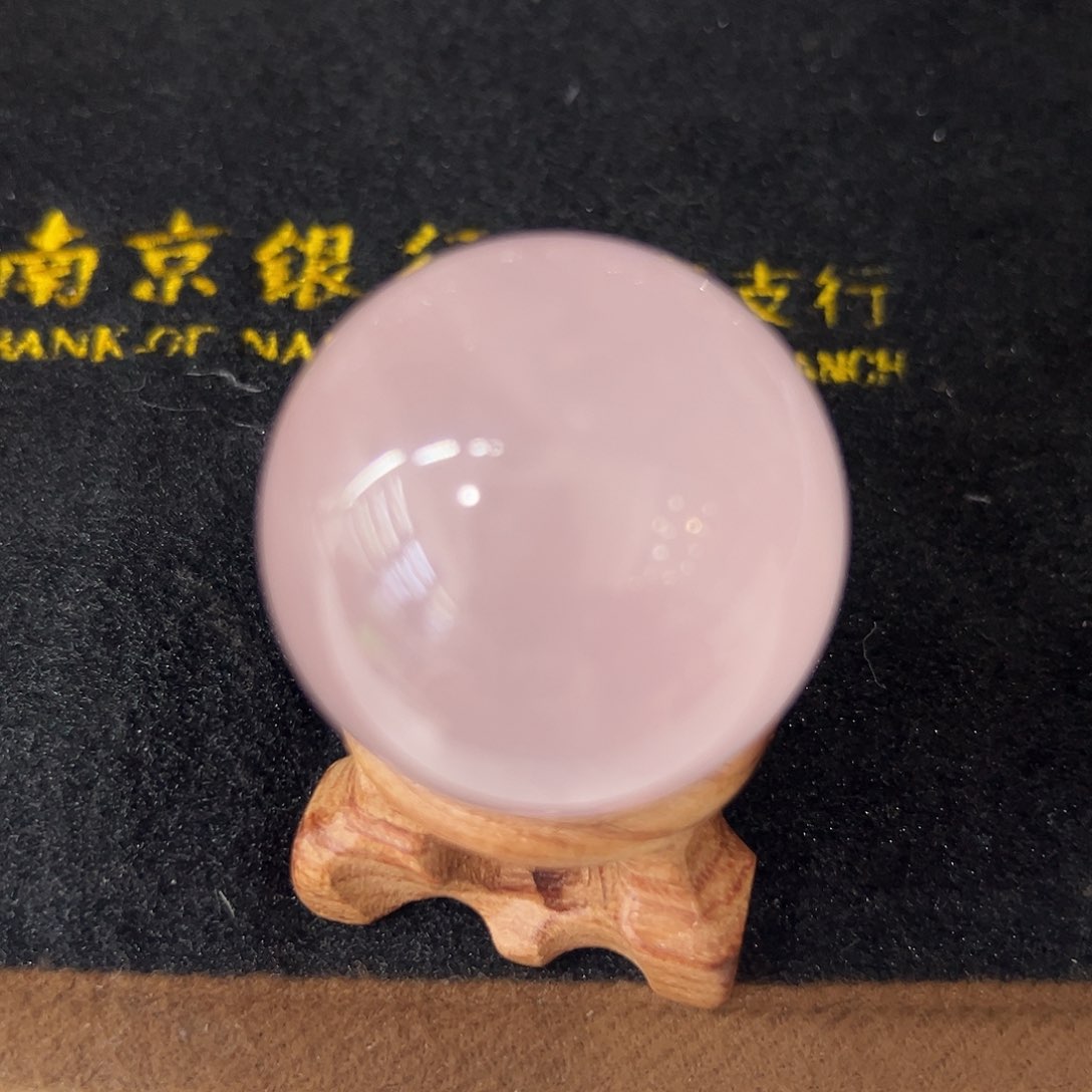 水晶水晶球摆件未镶嵌不****?