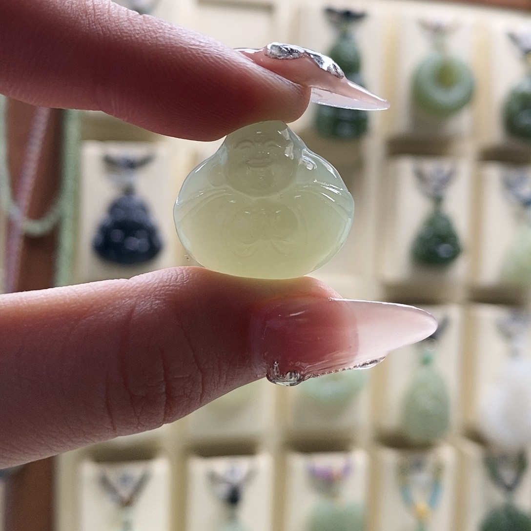 和田玉颈饰未镶嵌啊***i