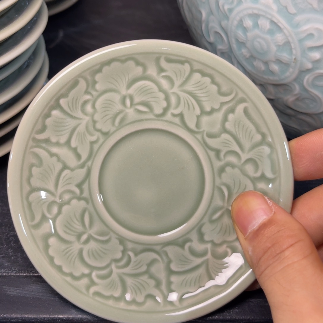 微瑕牡丹缩小托一只