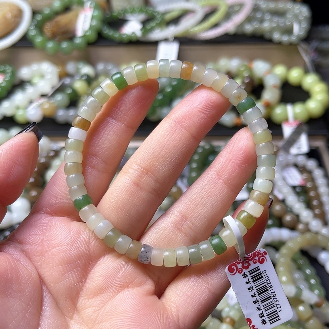 未镶嵌和田玉手链