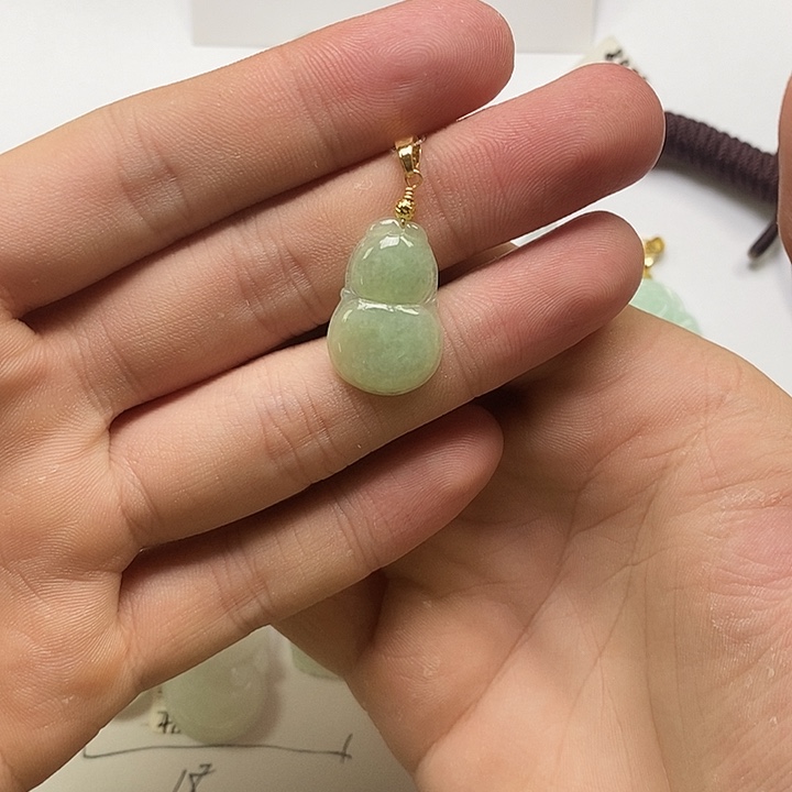 翡翠未镶嵌颈饰天然缅甸a货翡翠