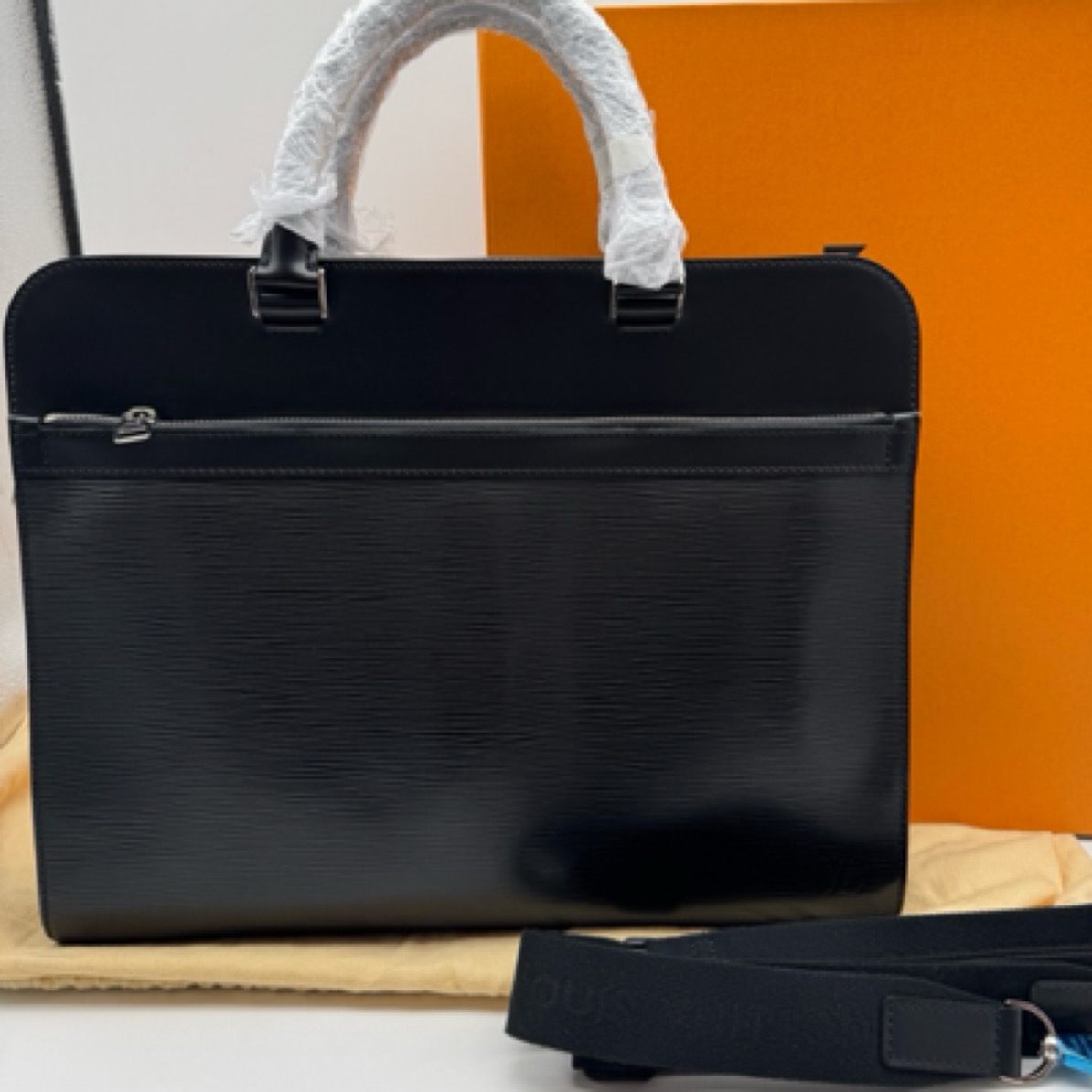 全新未使用 LouisVuitton/路易威登 黑色水波纹手提公文包/2057