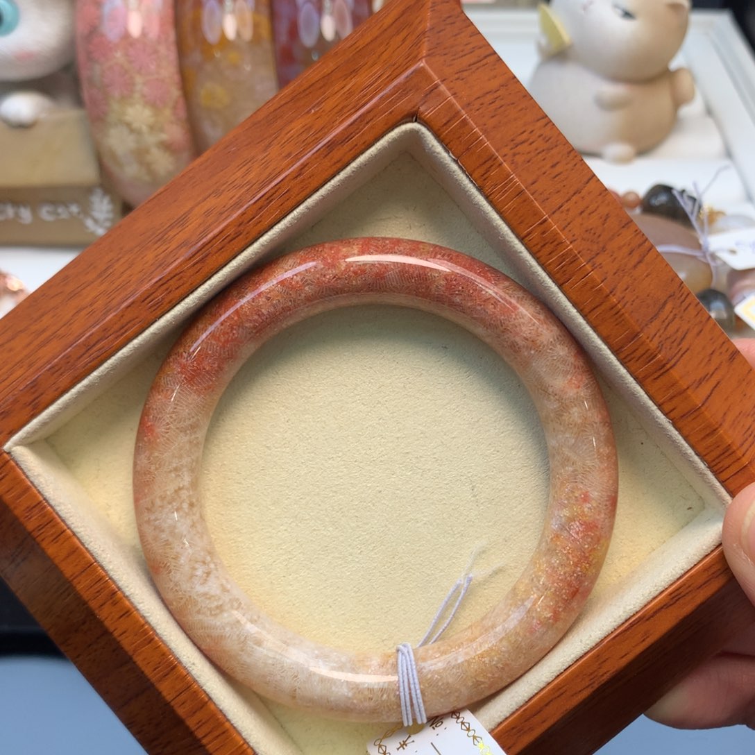 硅化珊瑚（珊瑚玉）手镯未镶嵌54.8口