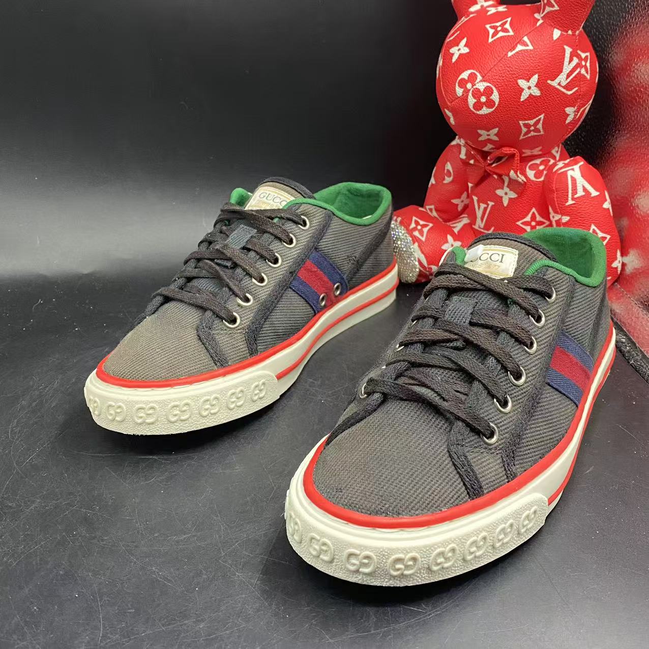 95新 GUCCI/古驰 【聚星福利】黑色帆布1977板鞋39.5欧码ddm959