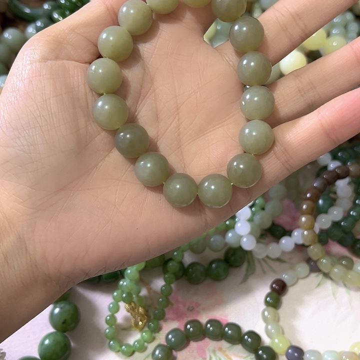 和田玉（糖玉）未镶嵌颈饰和田玉