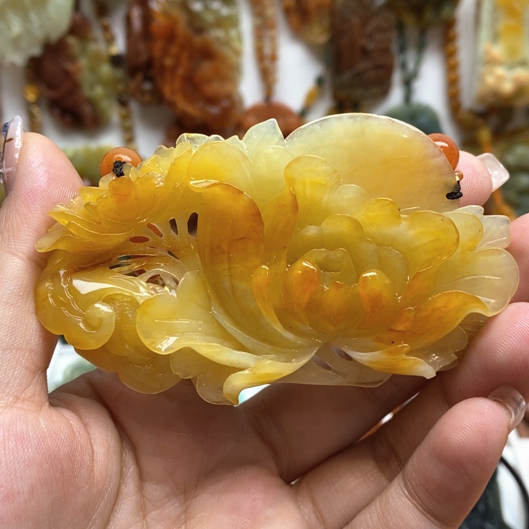 蛇纹石玉颈饰未镶嵌