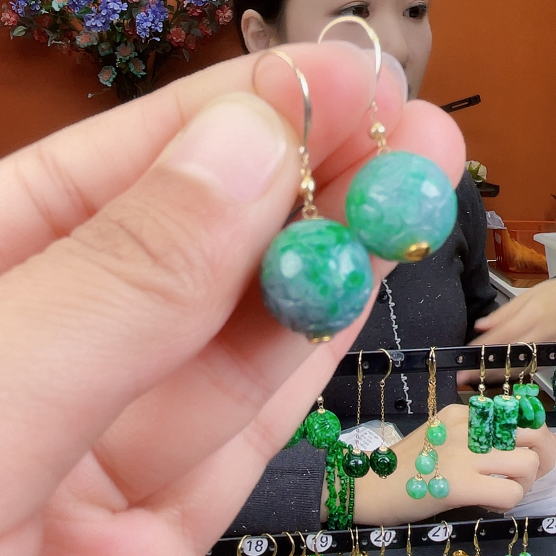 翡翠18K金镶嵌耳饰