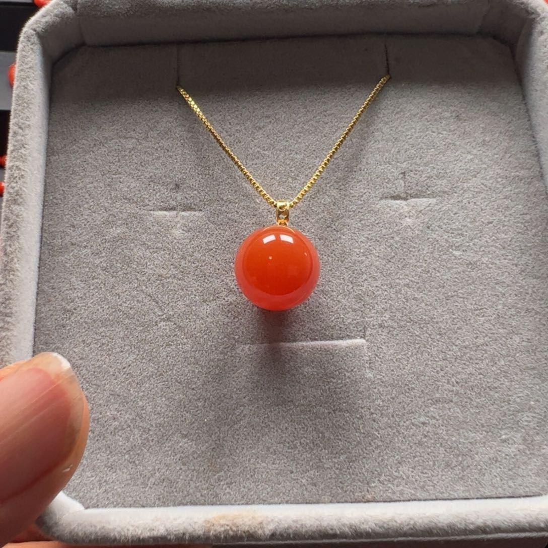 南红玛瑙珠子吊坠18K金镶嵌