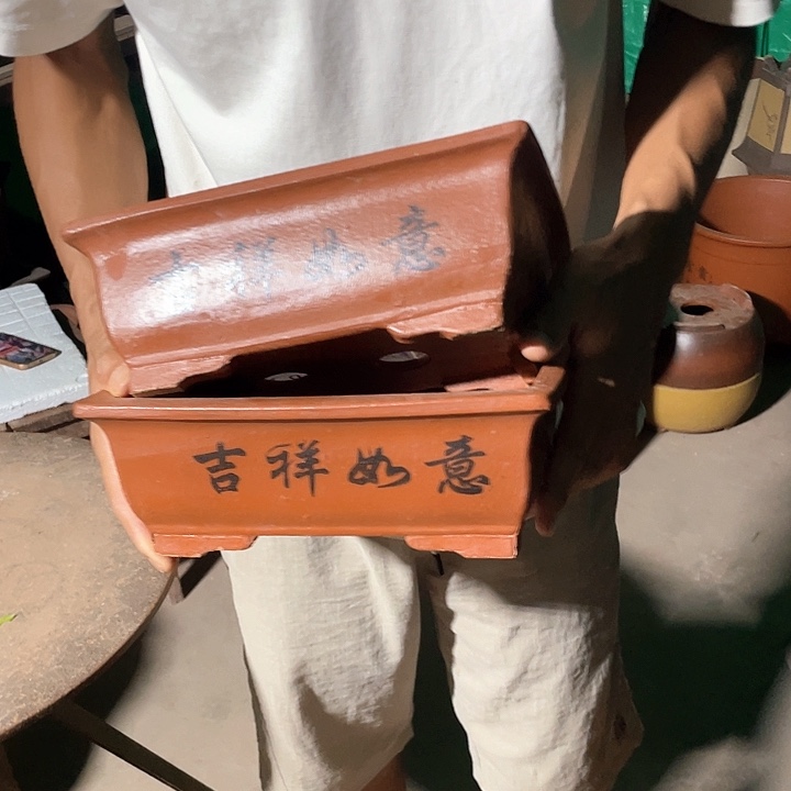 26-26红色马槽花盆花盆