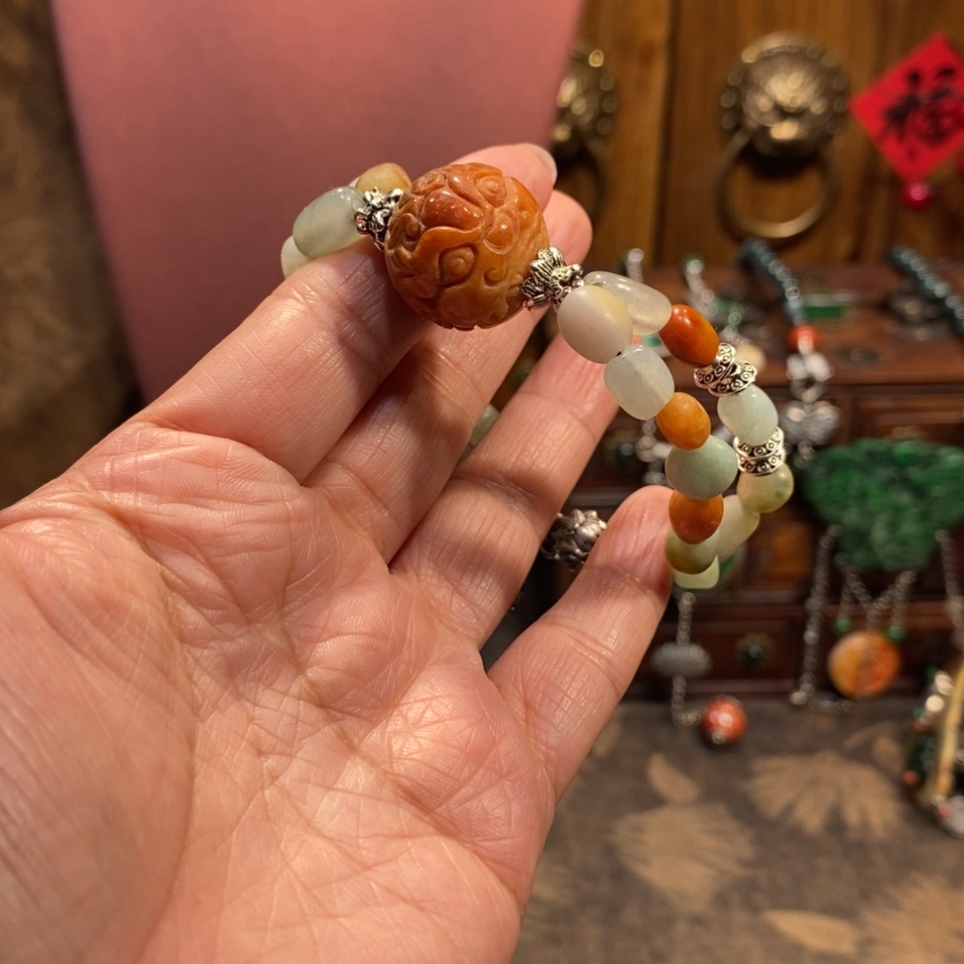 翡翠吊坠(赠链)未镶嵌