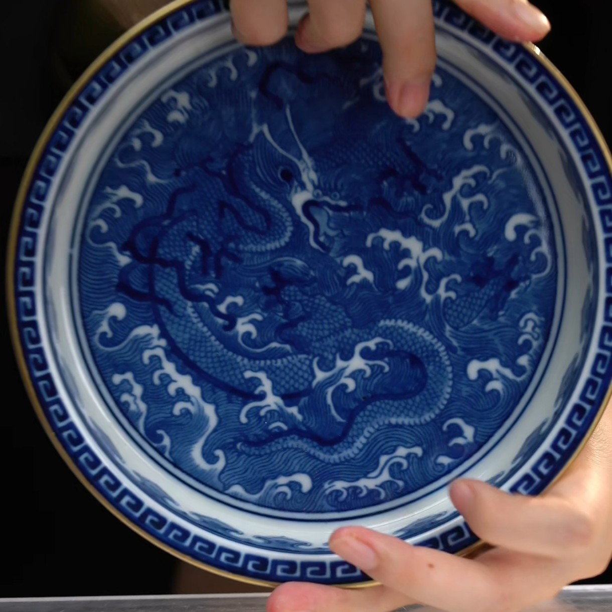 青花描金云龙纹执壶