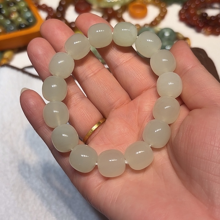 葡****蛇纹石玉未镶嵌手串