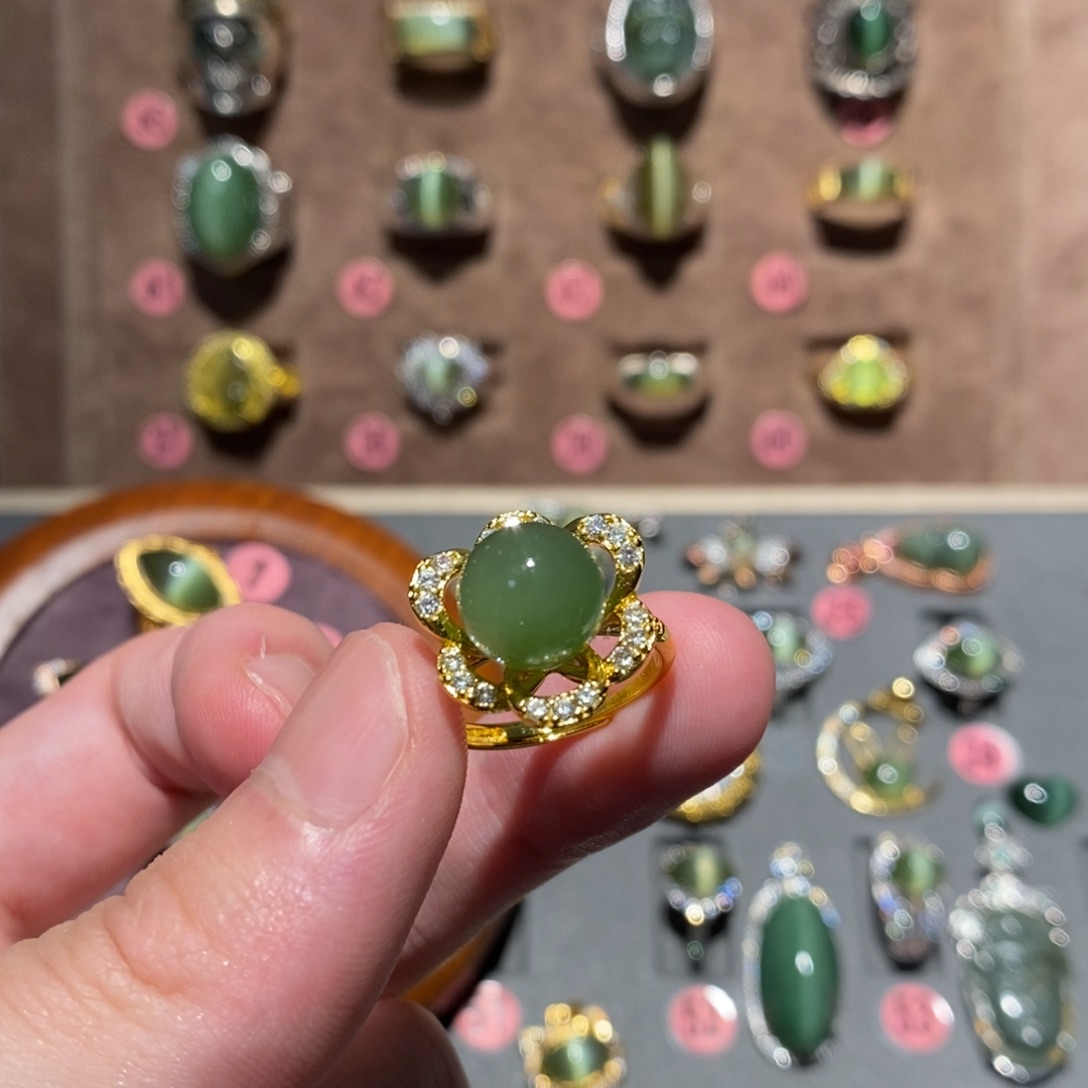 和田玉未镶嵌戒指