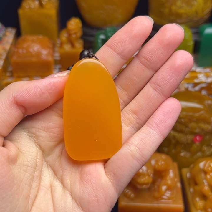 田黄石家***畔题材：工艺品