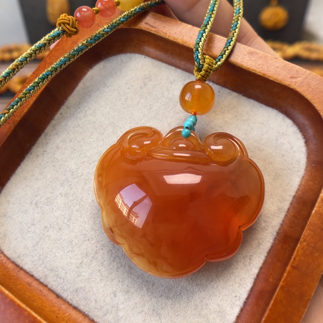 蜜蜡未镶嵌颈饰蜜蜡