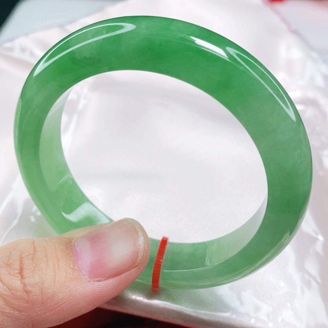 未镶嵌手镯翡翠50.5圈口毕业