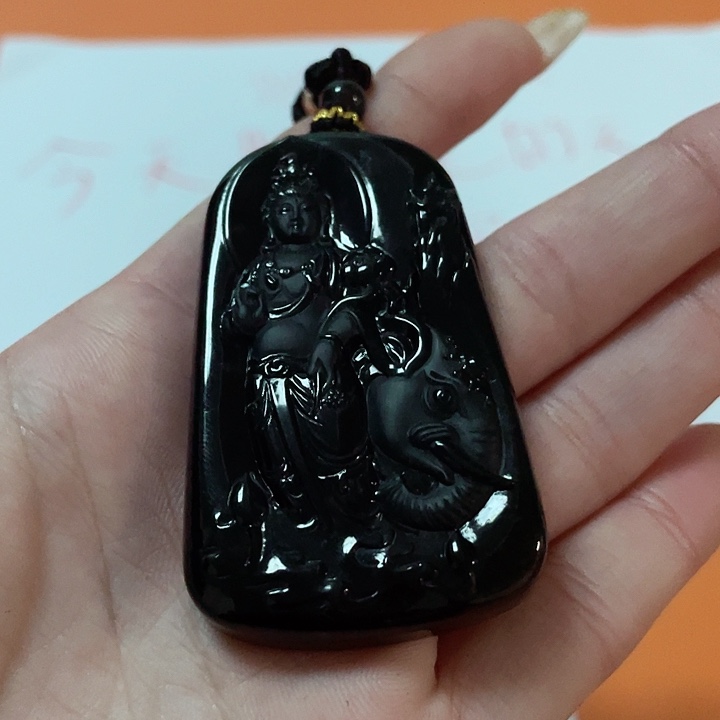 翡翠颈饰未镶嵌超*哥