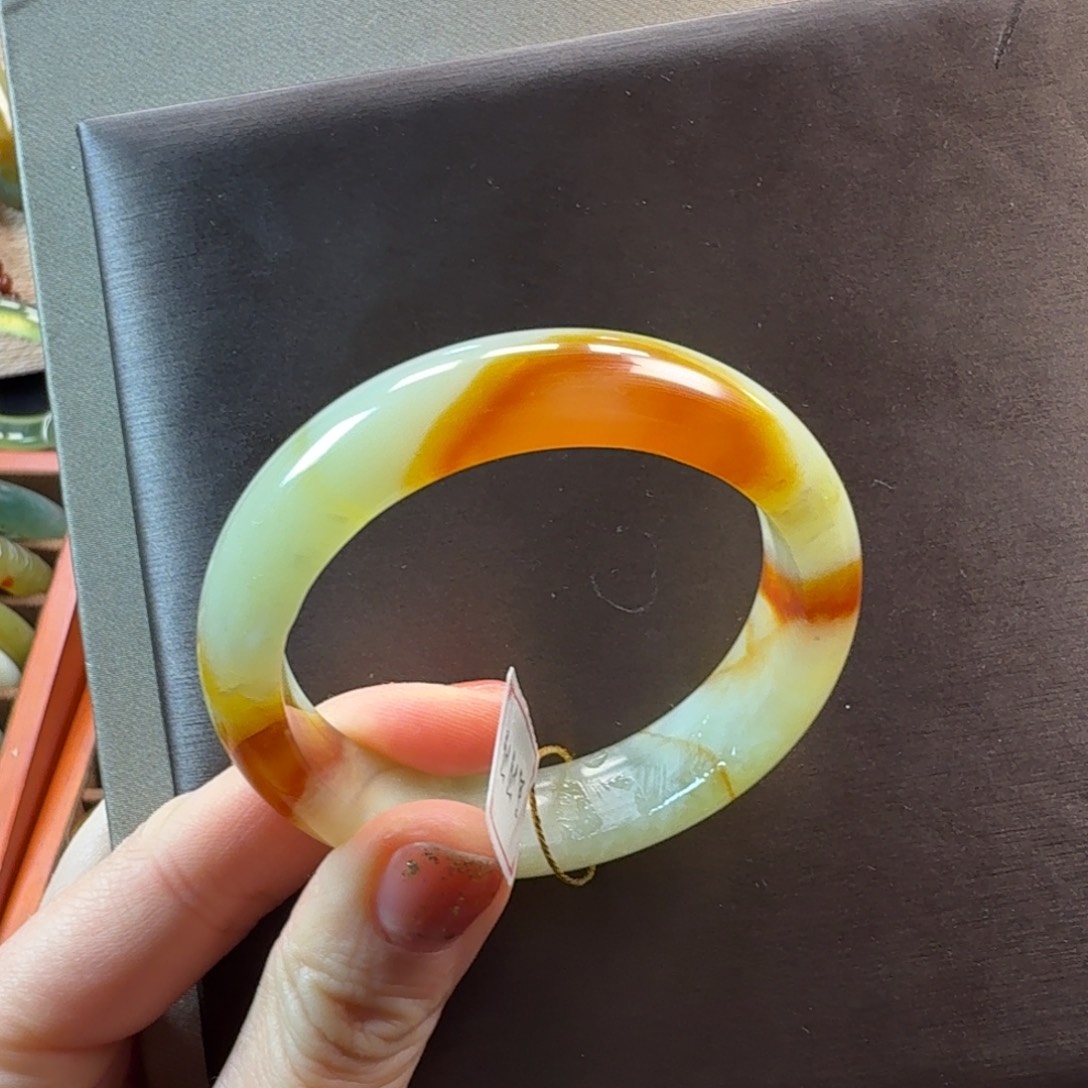 陳***陳蛇纹石玉未镶嵌手镯