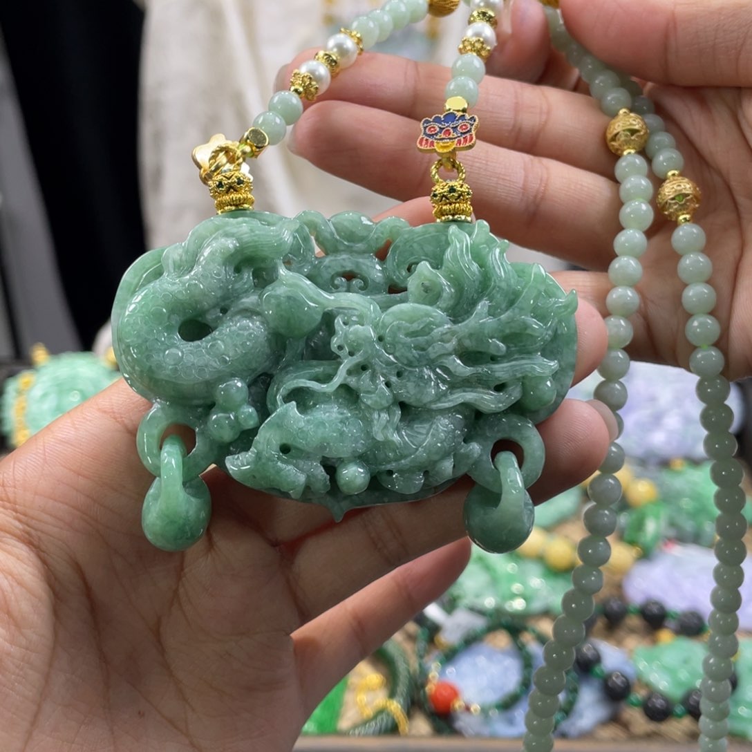 翡翠颈饰未镶嵌代编织