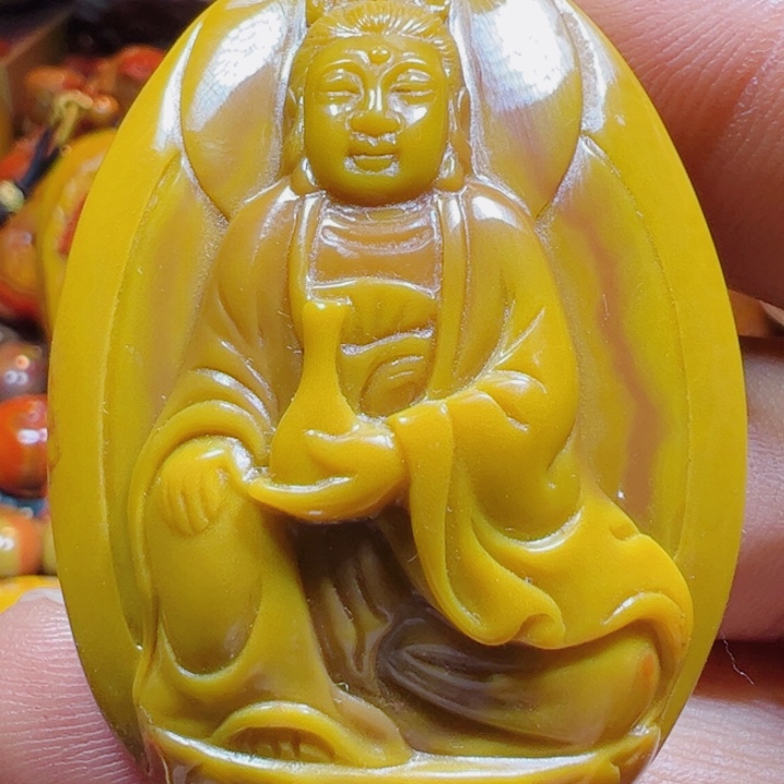 未镶嵌鸡油黄观音吊坠玛瑙/玉髓