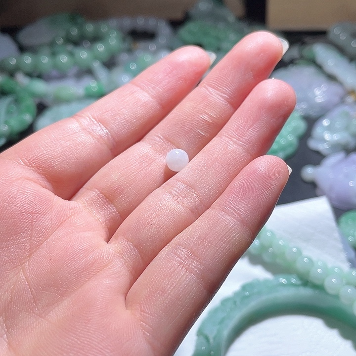 翡翠未镶嵌颈饰张****7天