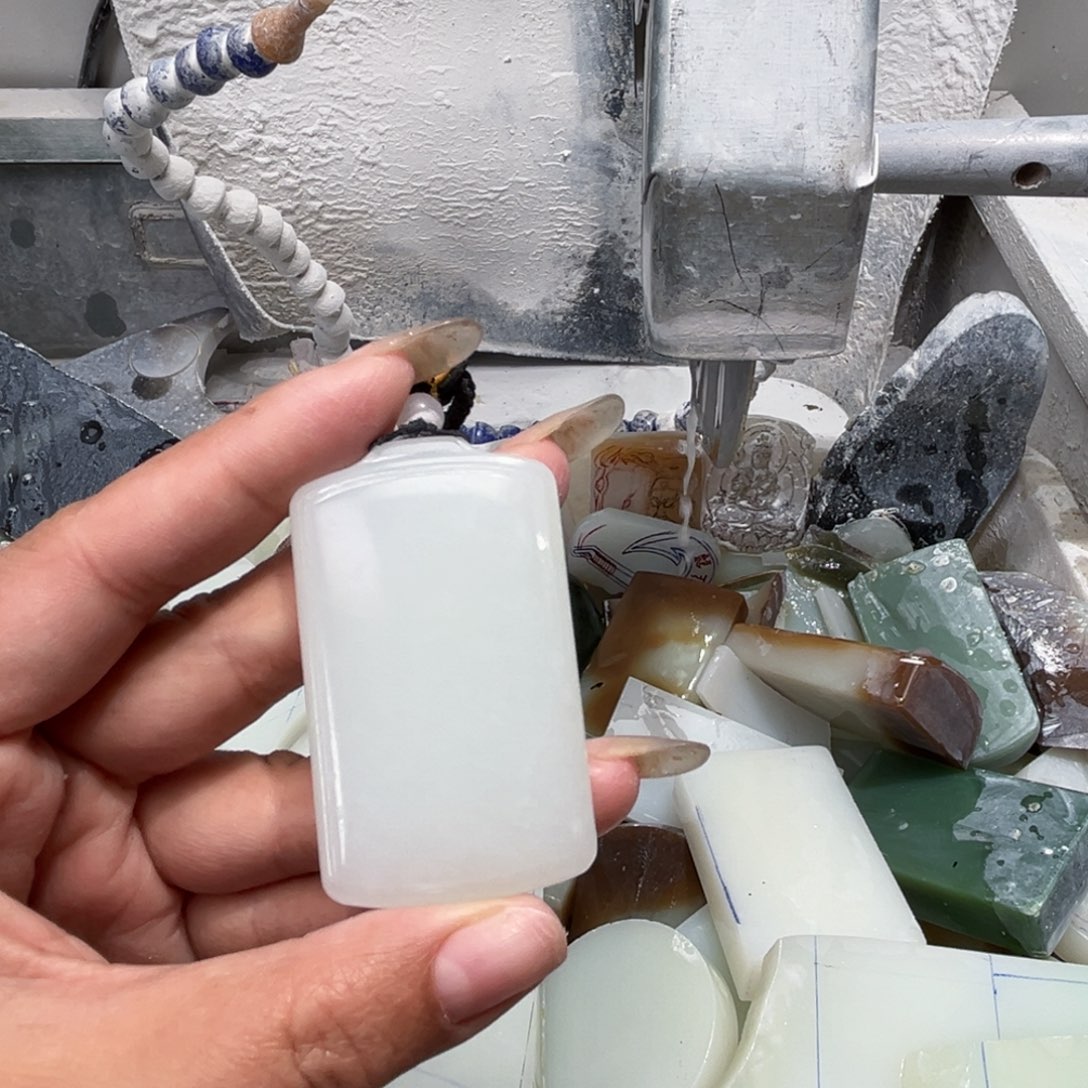 未镶嵌和田玉挂件定制和田玉