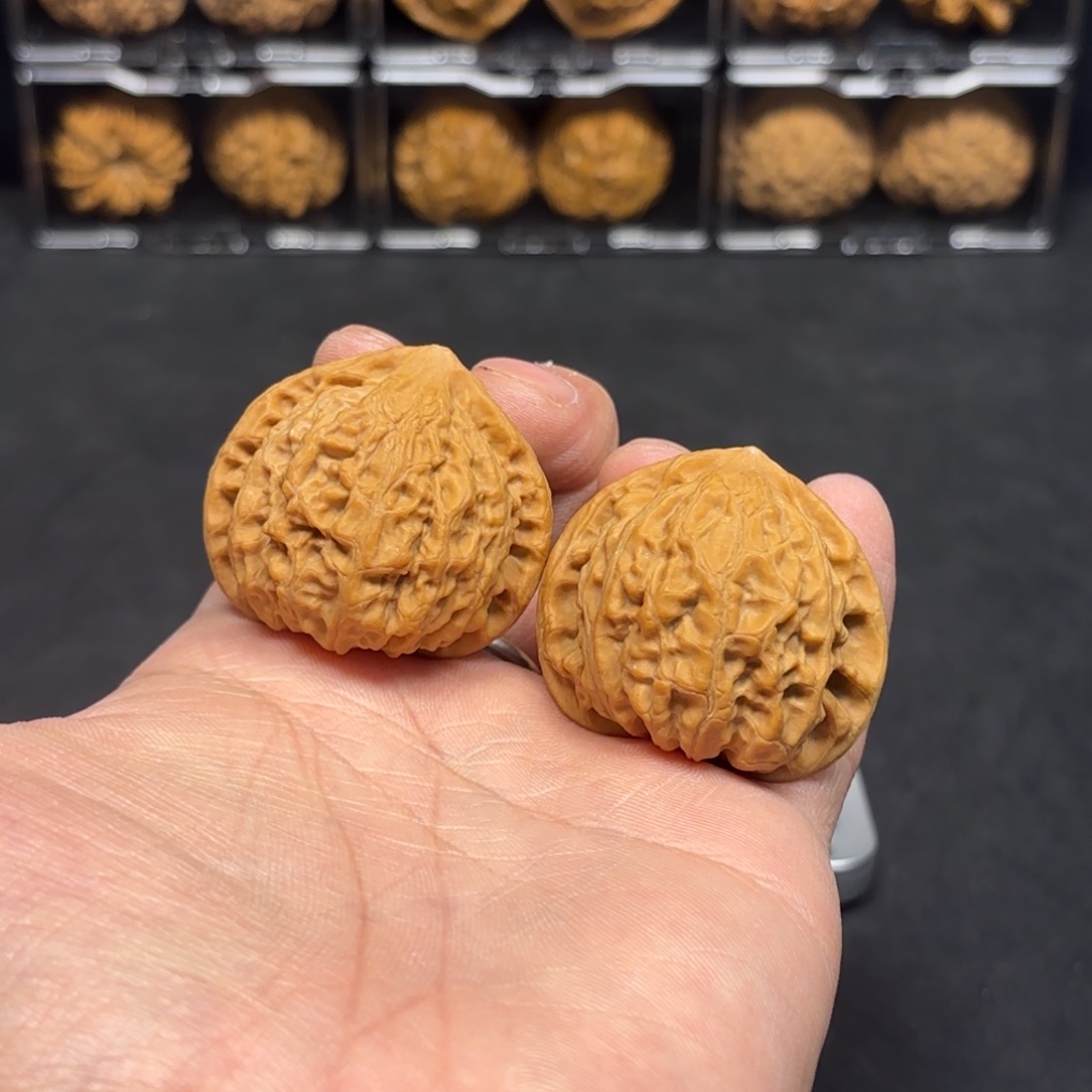 把件文玩核桃40金牛