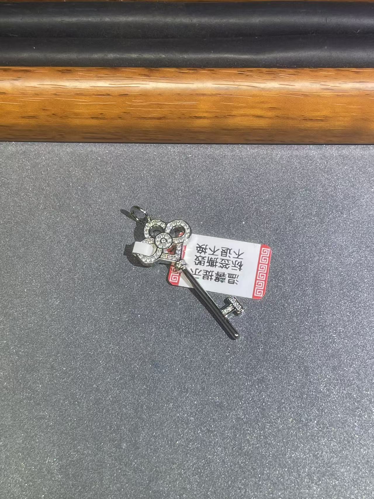 d153白色蝴蝶结吊坠多样发