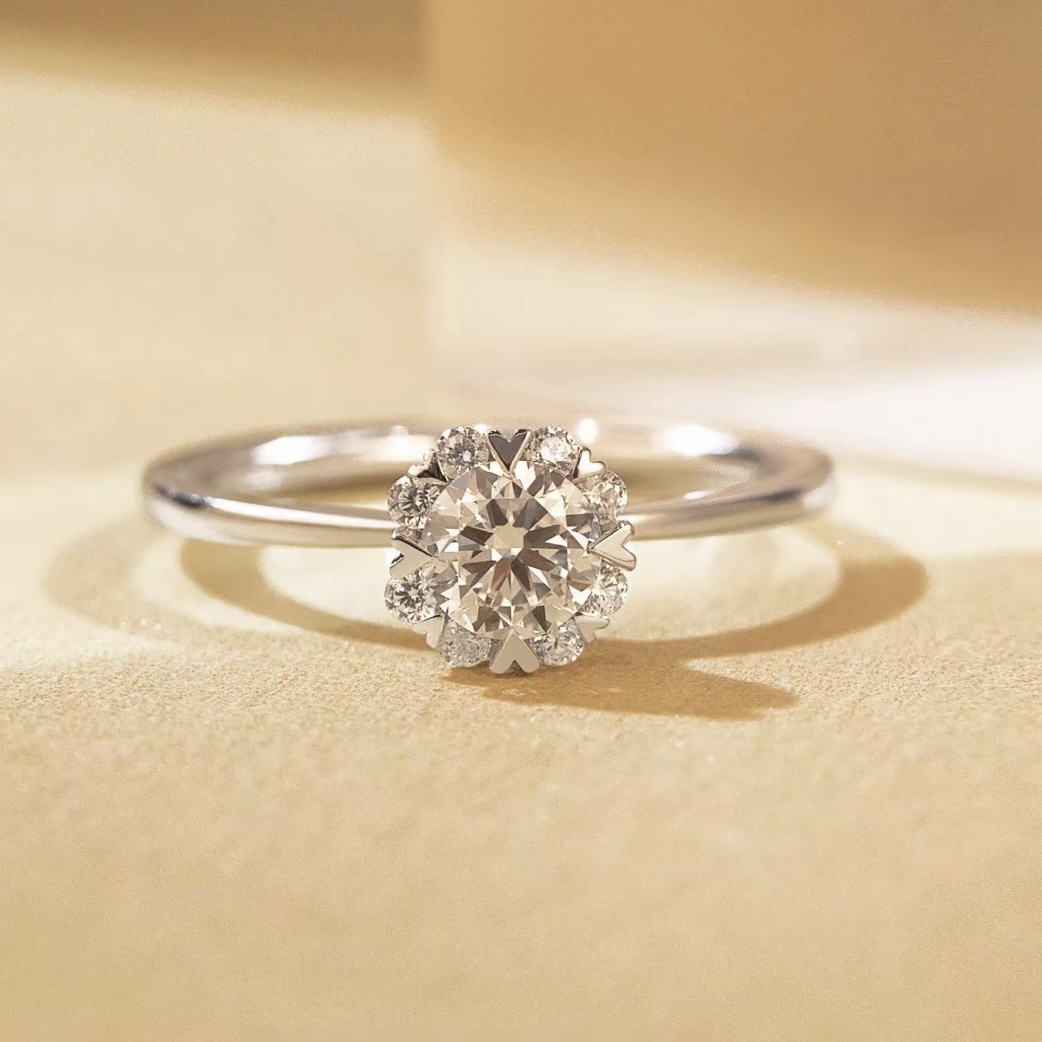 925银莫桑石戒指 【八围一心】专柜款轻奢气质时尚情侣戒合成碳硅石