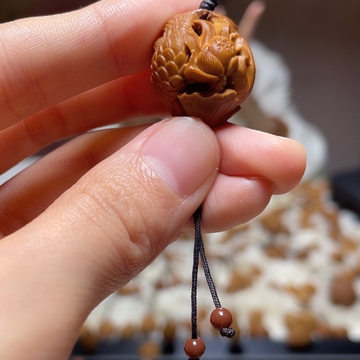 橄榄核手串/手链荷花鱼