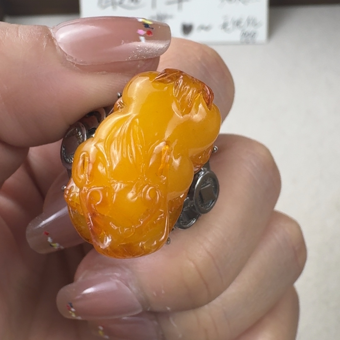 蜜蜡银S925镶嵌珠宝奇石小年份貔貅戒指 24×16×13.5mm