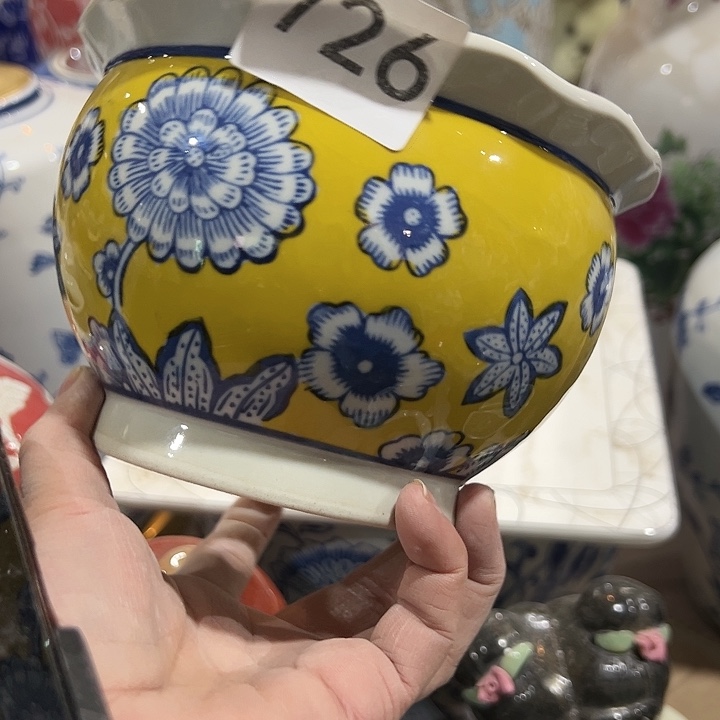 瓷片瑕。。。。。。。，，，。。。。。。