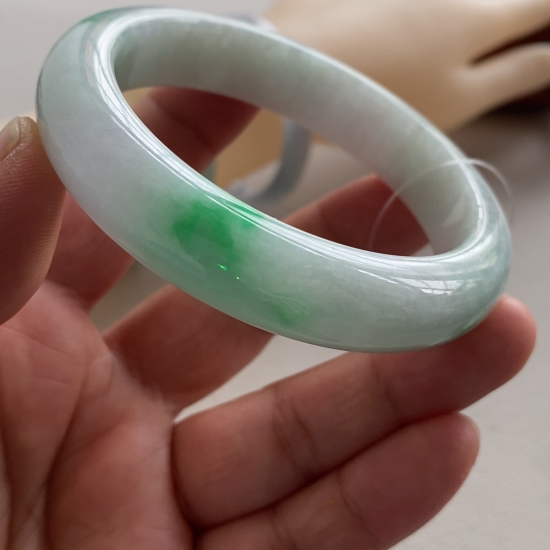 翡翠手镯未镶嵌天然翡翠手镯
