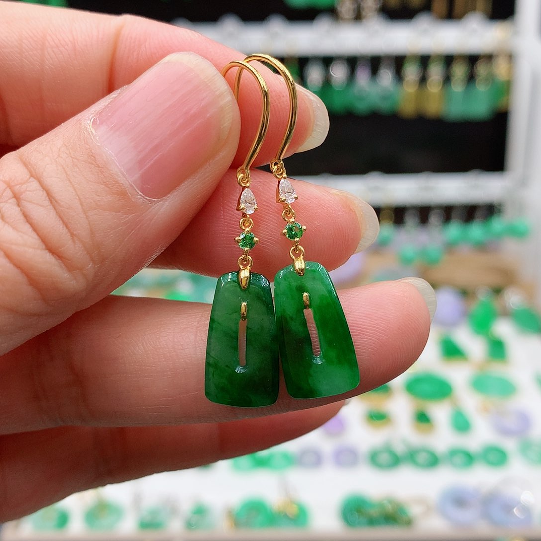 翡翠耳饰18K金镶嵌的