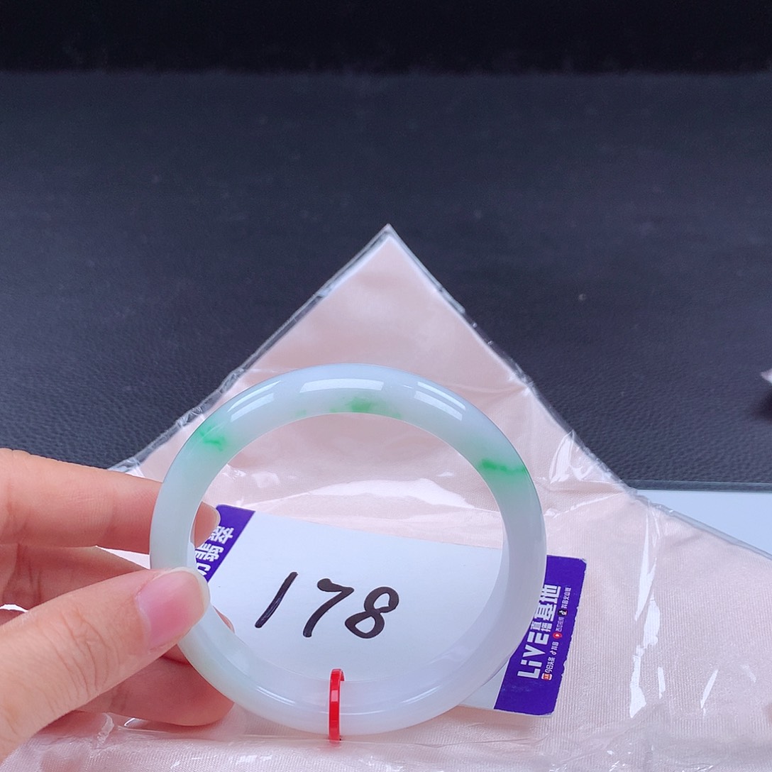 翡翠手镯未镶嵌手镯001722