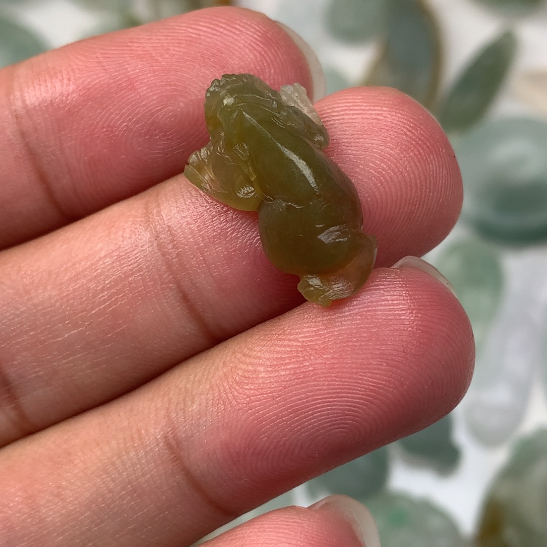 定制翡翠未镶嵌吊坠