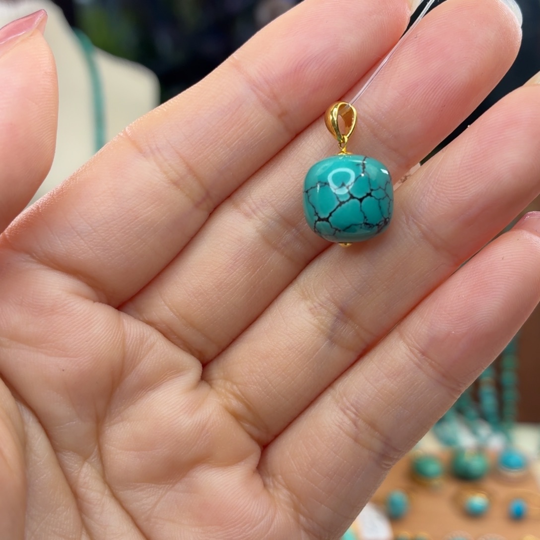 绿松石18K金镶嵌颈饰