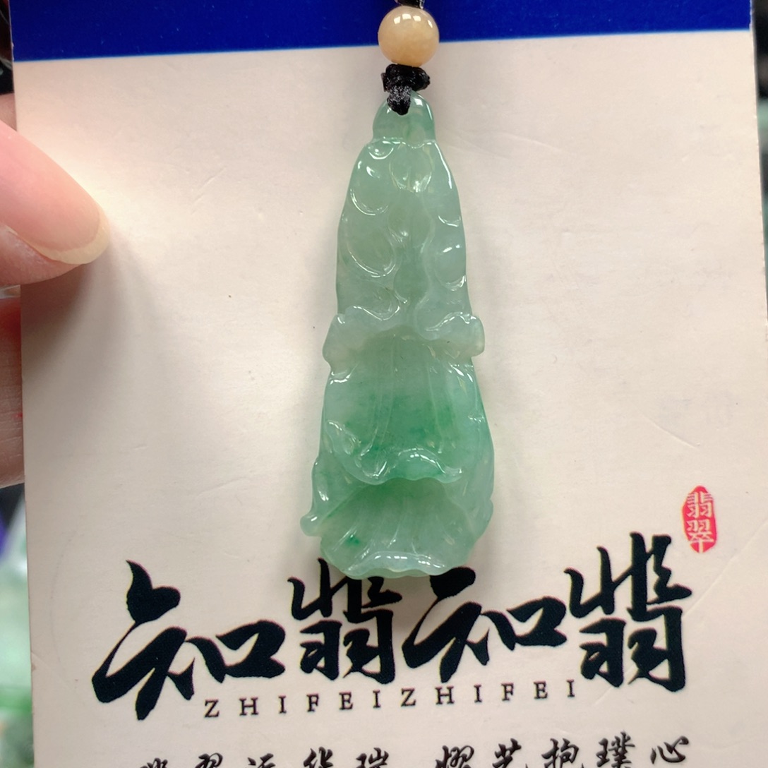 翡翠未镶嵌颈饰白菜
