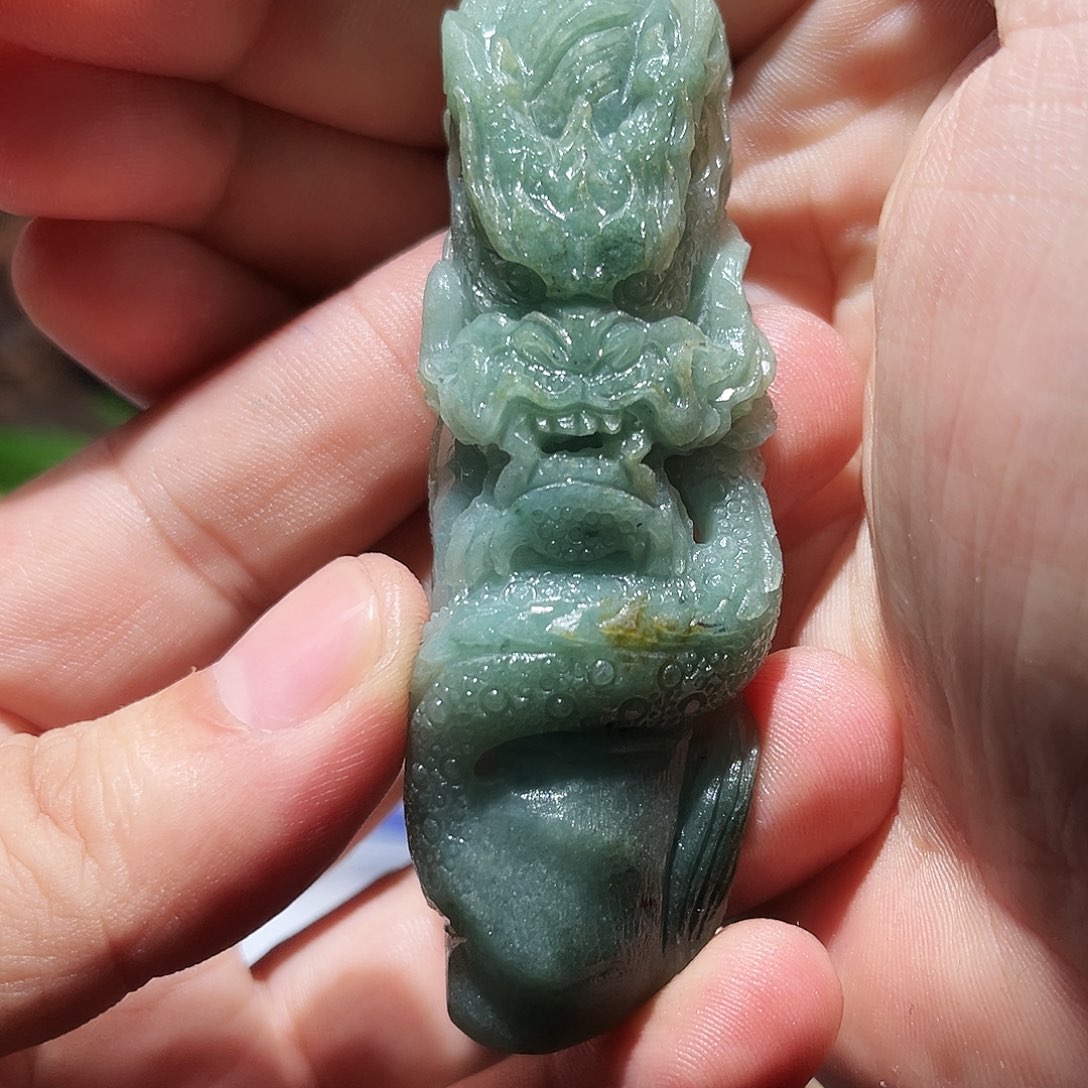 定制翡翠未镶嵌龙