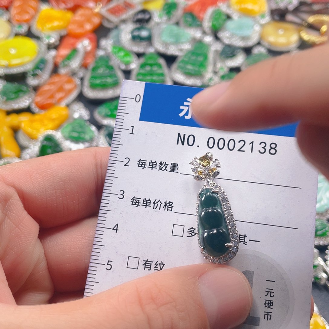 翡翠未镶嵌吊坠(不含链)